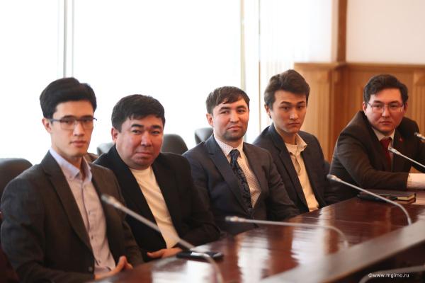 Ректор А.В.Торкунов встретился с магистрантами МГИМО-Астана