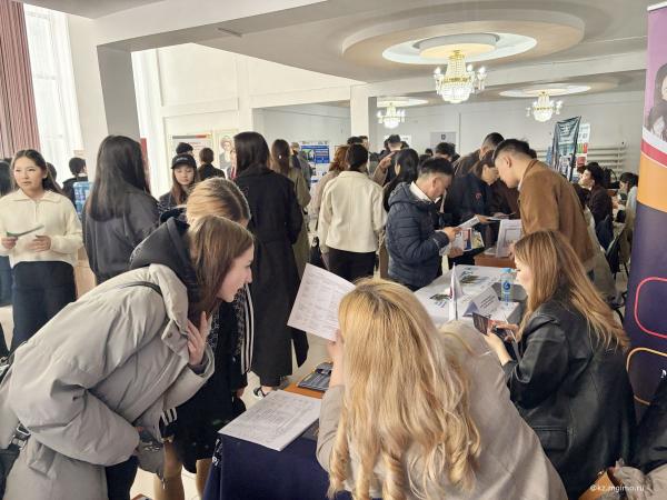 «Study in Kazakhstan»: 14 городов и тысячи абитуриентов 